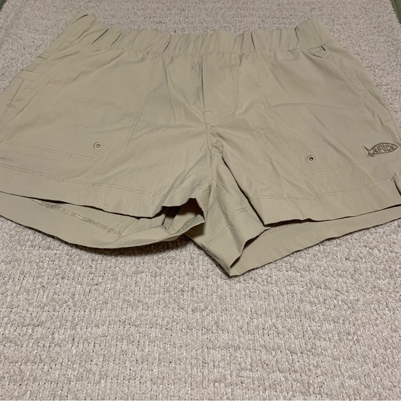 6 pairs of AFTCO women’s shorts - Picture 7 of 8